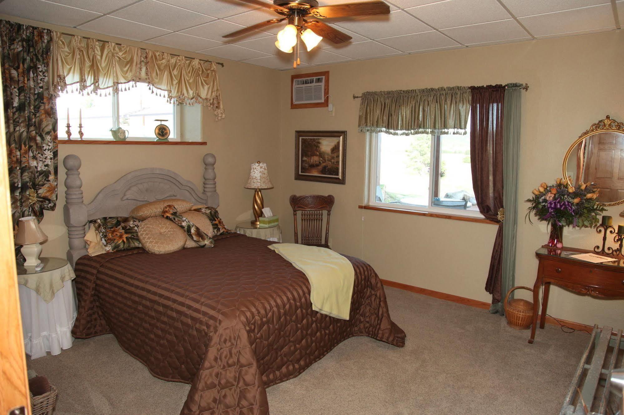 Sawin' Logs Inn Devils Tower Bagian luar foto